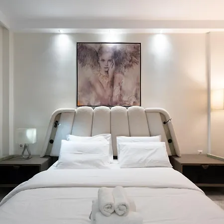 Seabreeze Luxury Condo In Flisvos Marina-3